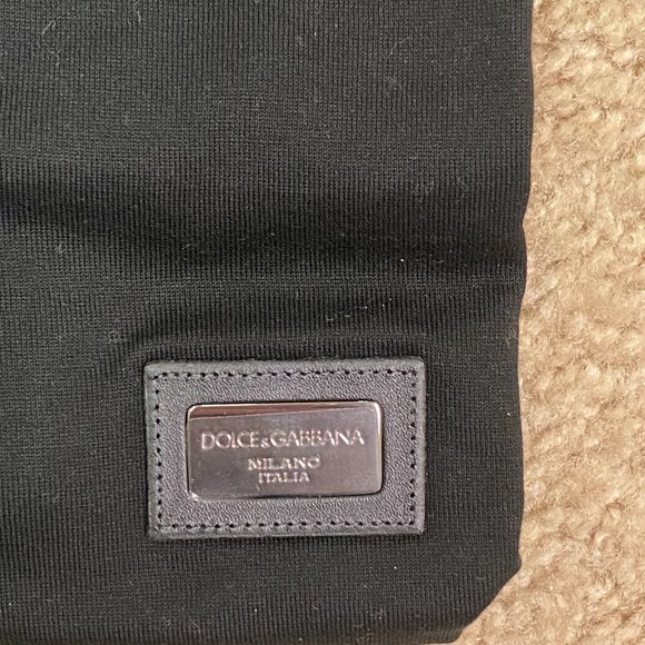 Dolce & Gabbana V-neck T-shirt Black with plaque mens IT 48 or Medium - Picture 4 of 7